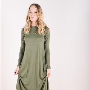 PIPER AND SCOOT BASIC OLIVE LONG SLEEVE DRESS